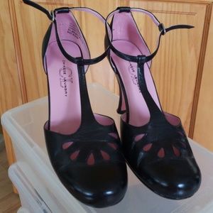 Retro Style Pumps